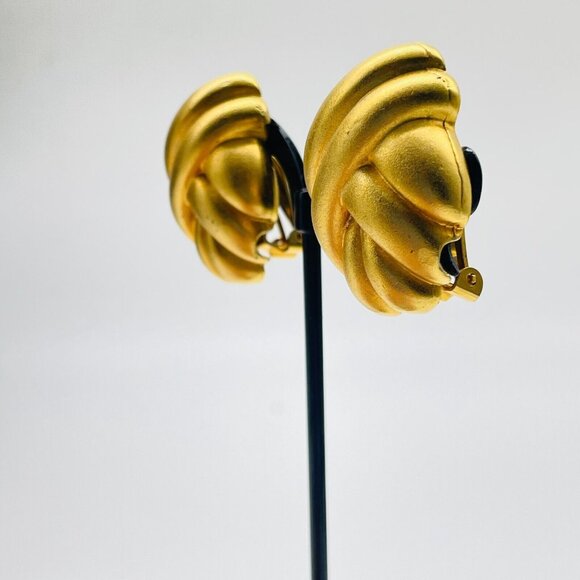 MADE IN USA Knot Earrings Clip On Gold Tone Classic Career Workwear - Picture 7 of 13